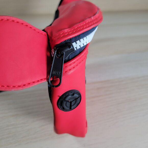 Hunter x Target Fanny Pack Zippered Belt Bag Pouch Adjustable Strap Red Black - Picture 3 of 8